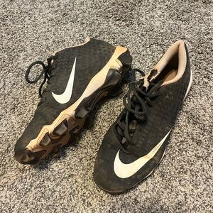NIKE women’s/ kids cleats